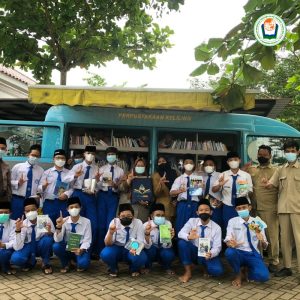 PERPUSTAKAAN KELILING SMP ISLAM TERPADU THARIQ BIN ZIYAD